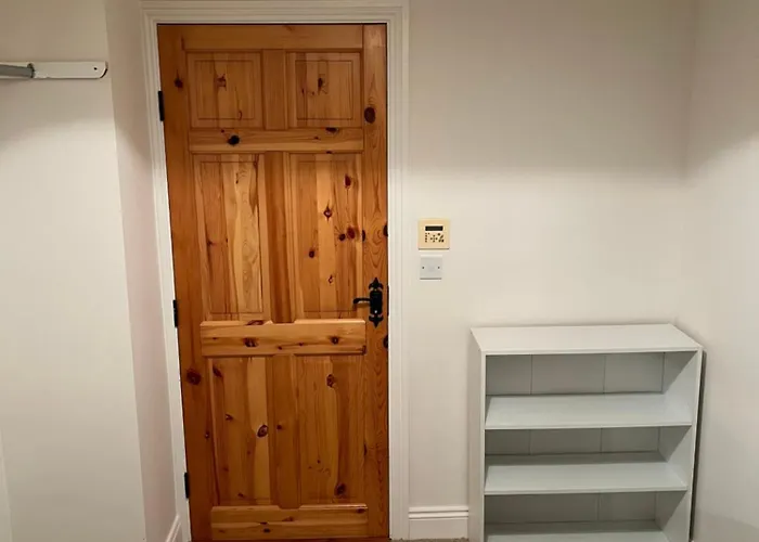 Lahinch Road * Ennis